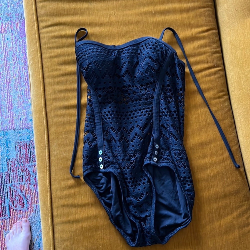 Robin Piccone women’s black mesh one piece swimsuit size 6